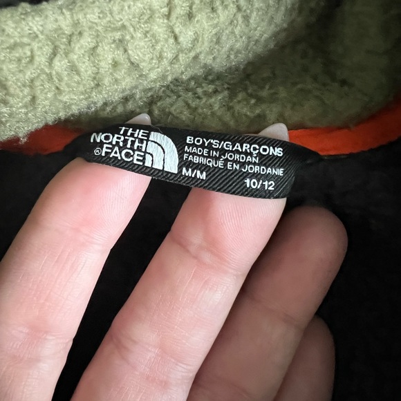 Boys 10-12 north face jacket. Army green with hints of orange - Picture 2 of 3